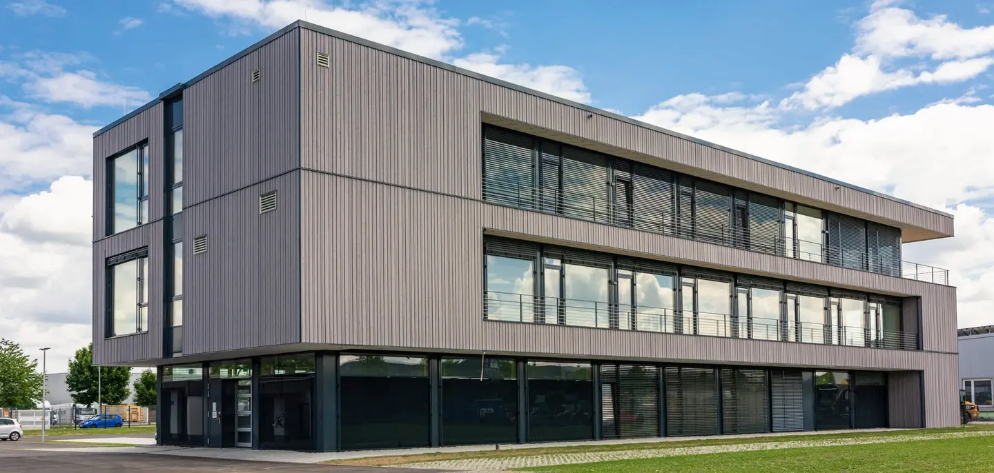 Holz-Fassadenprofil - Kontrast Edition Holz-Fassadenprofil - Kontrast Edition