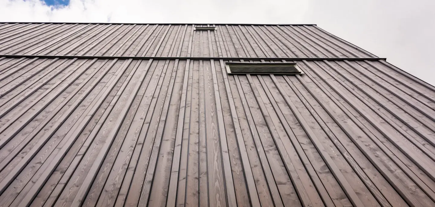 Holz-Fassadenprofil - Kontrast Edition Holz-Fassadenprofil - Kontrast Edition