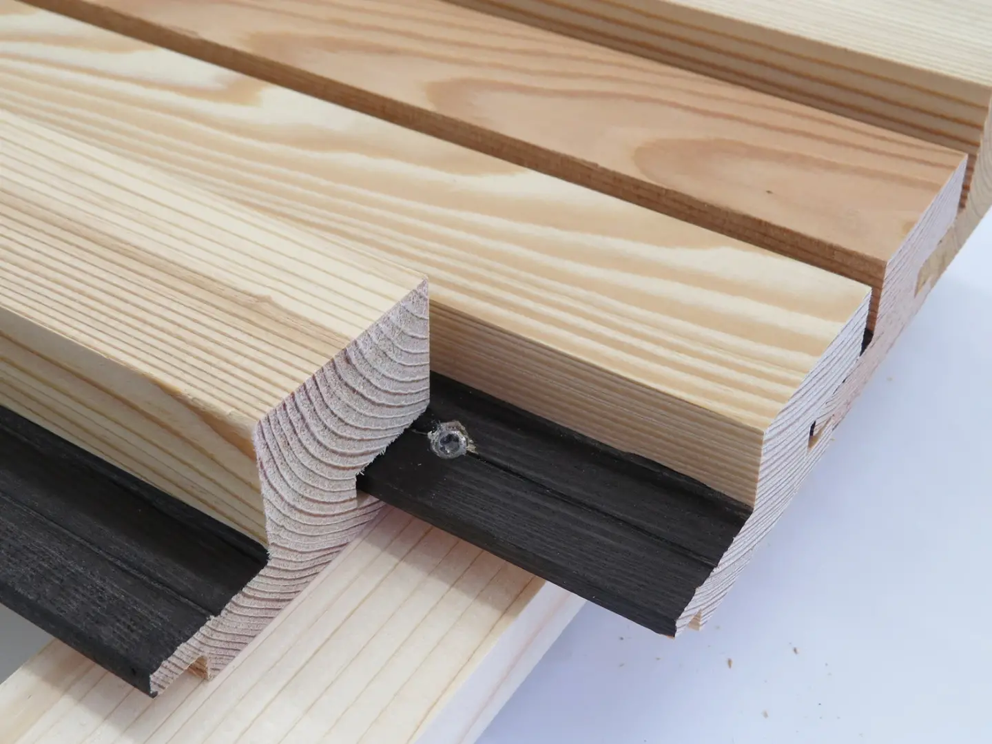 Holz-Fassadenprofil - Kontrast Edition Holz-Fassadenprofil - Kontrast Edition