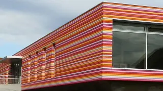 Holzoberflächenbehandlung, Holz-Veredelung; behandelte Profilhölzer aus Fichte Holzoberflächenbehandlung, Holz-Veredelung; behandelte Profilhölzer aus Fichte