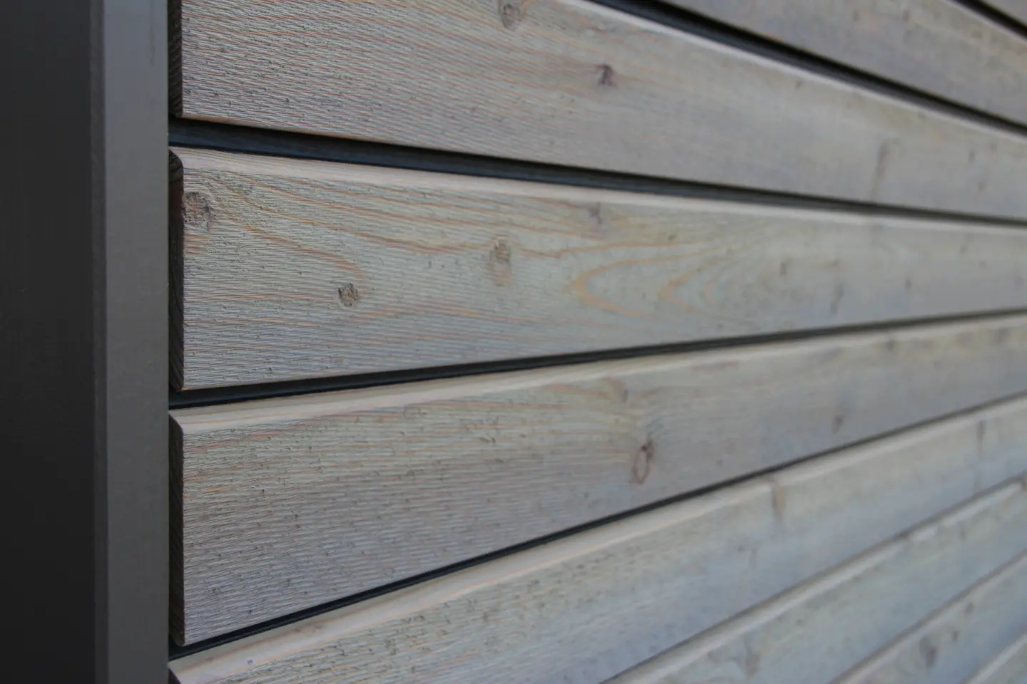 Holz-Fassadenprofil - Kontrast Edition Holz-Fassadenprofil - Kontrast Edition