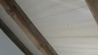 Holzoberflächenbehandlung, Holz-Veredelung; behandelte Profilhölzer aus Fichte Holzoberflächenbehandlung, Holz-Veredelung; behandelte Profilhölzer aus Fichte