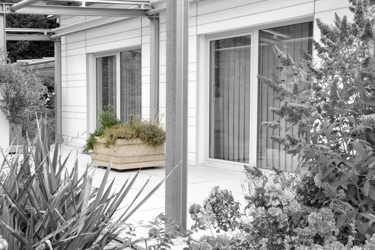 BALKOGRÜN® - Pflanzgefäße aus Faserbeton für Balkone BALKOGRÜN® - Pflanzgefäße aus Faserbeton für Balkone