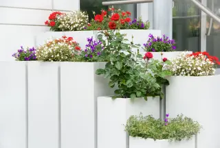 BALKOGRÜN® - Pflanzgefäße aus Faserbeton für Balkone BALKOGRÜN® - Pflanzgefäße aus Faserbeton für Balkone