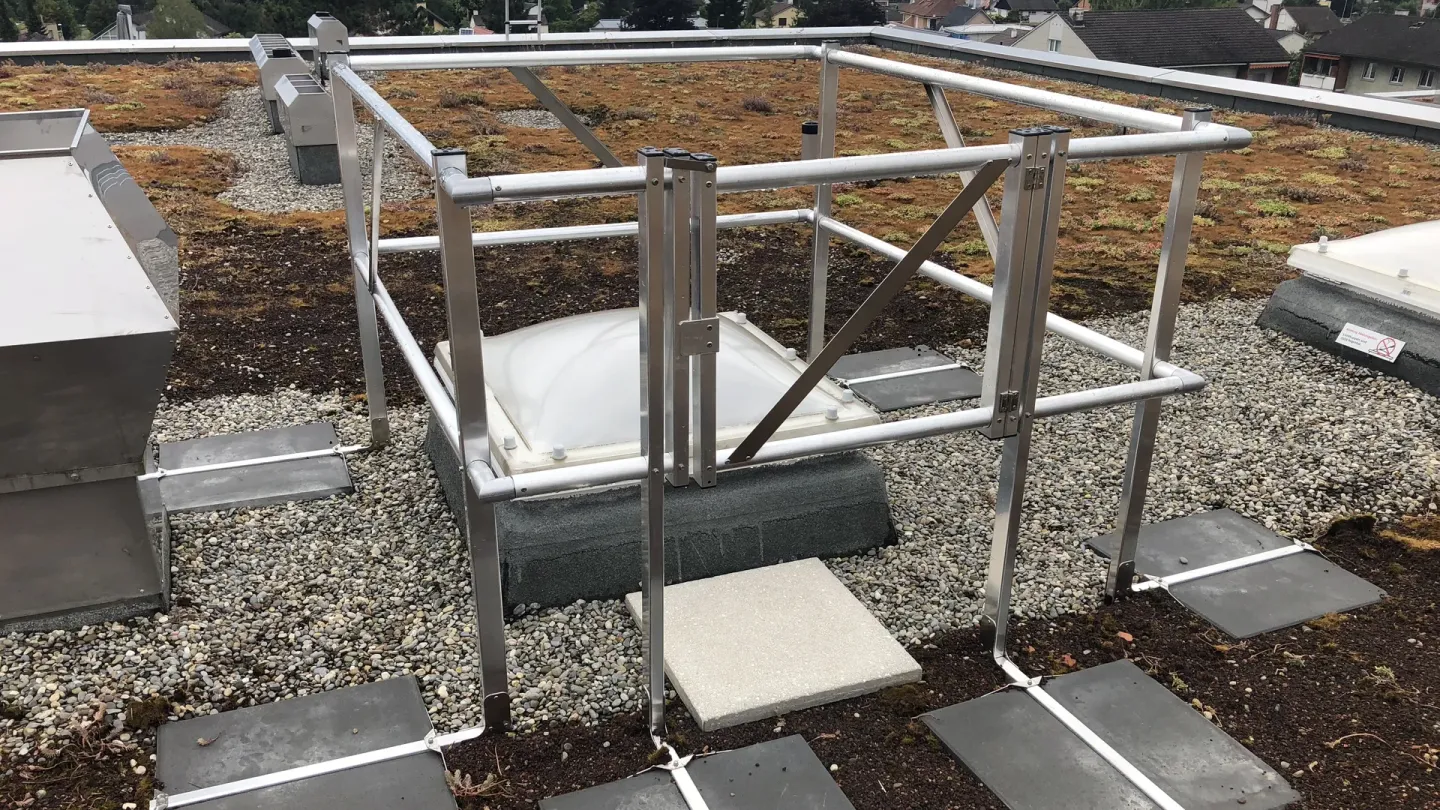 Seitenschutzsysteme und Geländer LUX-top® G-T Seitenschutzsysteme und Geländer LUX-top® G-T