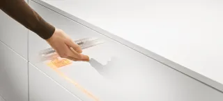 Bewegungstechnologie: Dämpfungsysteme, mech. und elekt. Öffnungsunterstützungen Bewegungstechnologie: Dämpfungsysteme, mech. und elekt. Öffnungsunterstützungen