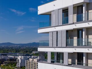 EHRET Schiebeläden als integraler Bestandteil klimaresilienter Architektur