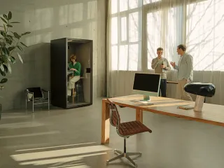 Schallisolierte Telefon- und Meetingkabinen für moderne Arbeitswelten Schallisolierte Telefon- und Meetingkabinen für moderne Arbeitswelten