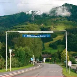 Zylindrische, ovale und konische Fahnenmasten und Präsentationssysteme Zylindrische, ovale und konische Fahnenmasten und Präsentationssysteme