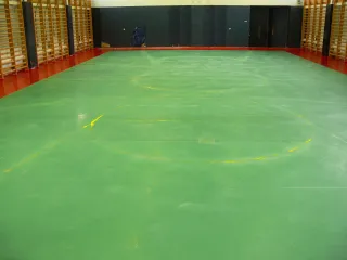 Sport Floor System: transparenter Schutz und farbige Sanierung von Sportböden Sport Floor System: transparenter Schutz und farbige Sanierung von Sportböden