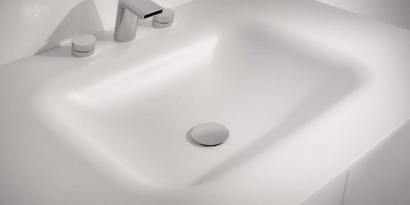 Individuelle Waschbecken und Waschtische aus Mineralwerkstoff Individuelle Waschbecken und Waschtische aus Mineralwerkstoff