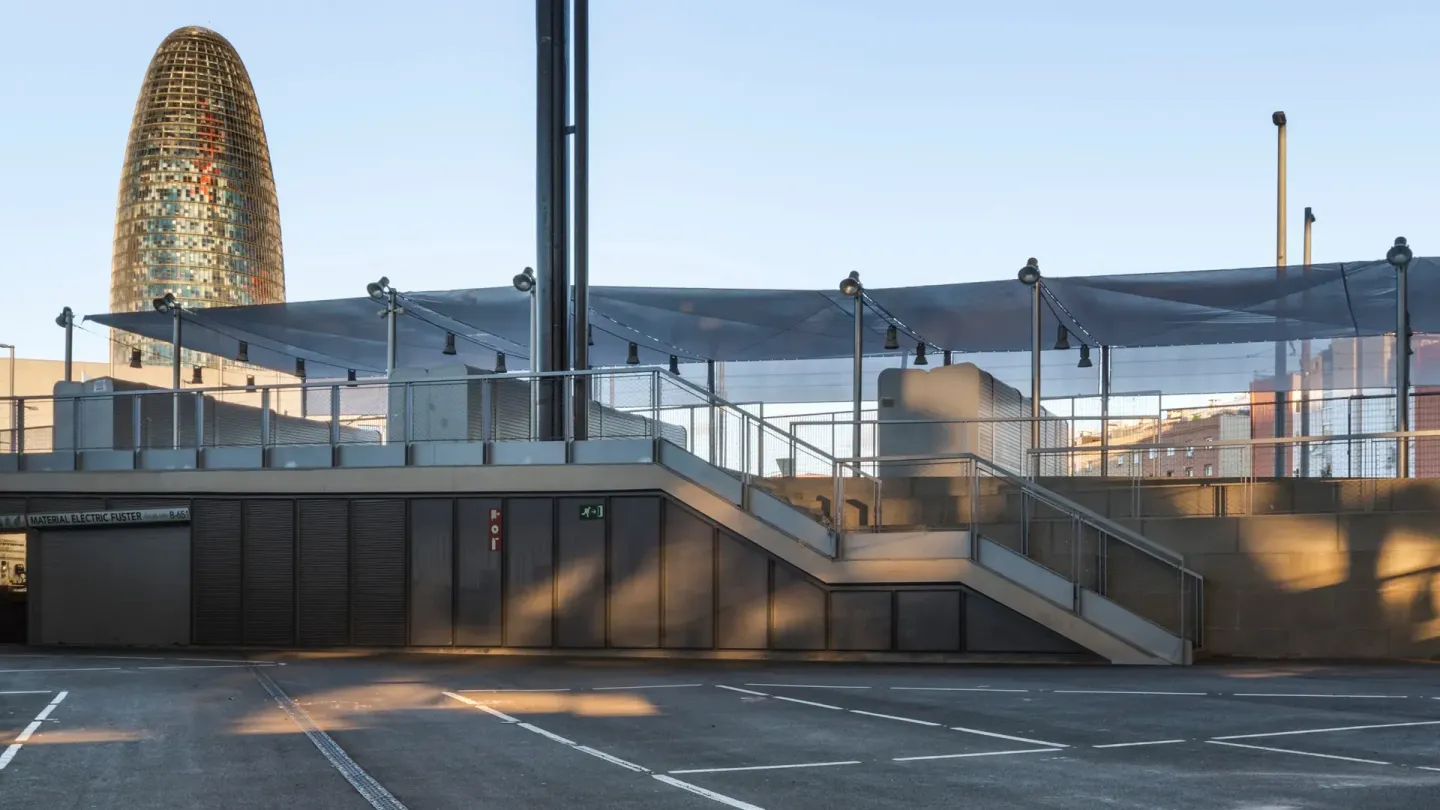 Entwässerungsrinnen für Hochbau, Tiefbau und technische Entwässerung Entwässerungsrinnen für Hochbau, Tiefbau und technische Entwässerung