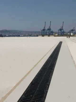Entwässerungsrinnen für Hochbau, Tiefbau und technische Entwässerung Entwässerungsrinnen für Hochbau, Tiefbau und technische Entwässerung