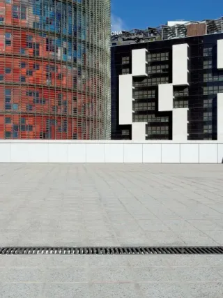 Entwässerungsrinnen für Hochbau, Tiefbau und technische Entwässerung Entwässerungsrinnen für Hochbau, Tiefbau und technische Entwässerung