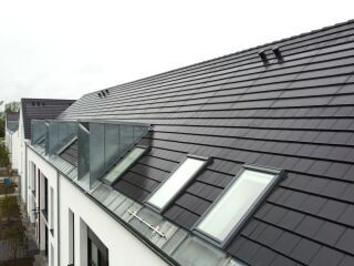 Zukunftssicher sanieren mit Solarziegeln von NELSKAMP