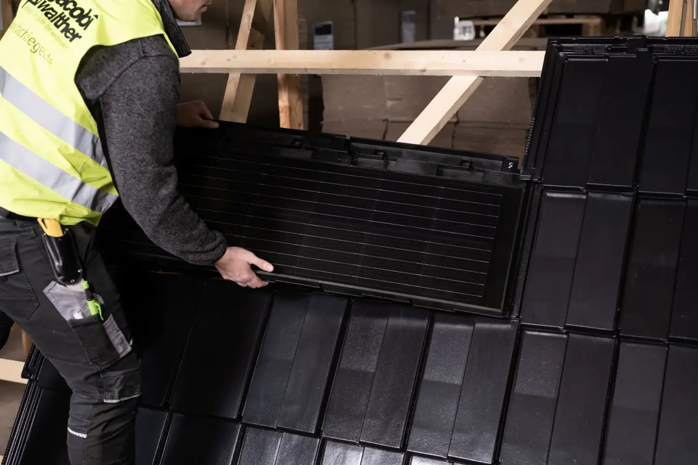 Solardachziegel Stylist PV und Indach-Modul-Lösung J160-PV Solardachziegel Stylist PV und Indach-Modul-Lösung J160-PV