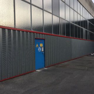 Blechprofilroste und  Pressroste für Boden, Fassade und Treppe