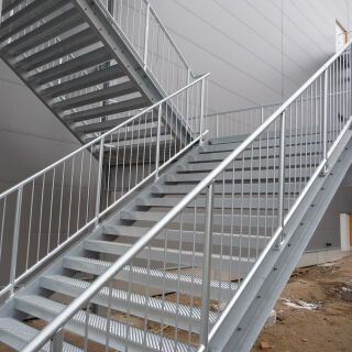 Maß- und Normstufen aus Blechprofilrosten