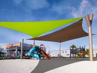 SOLIDAY großflächiges Membransegel auf Maß – starr verspannt, saisonal nutzbar