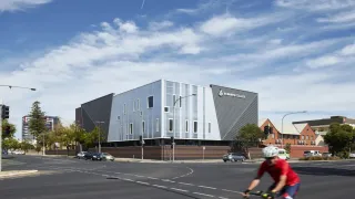 Lichtbauelemente, Hohlkammerscheiben, Paneele, Lichtbänder und Fenster Lichtbauelemente, Hohlkammerscheiben, Paneele, Lichtbänder und Fenster