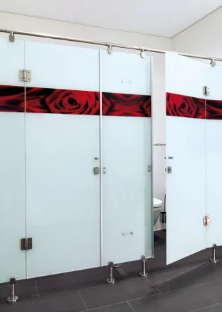 HEILER Glas-Trennwandsysteme: rahmenlose WC-Trennwände, Urinal-Trennwände HEILER Glas-Trennwandsysteme: rahmenlose WC-Trennwände, Urinal-Trennwände