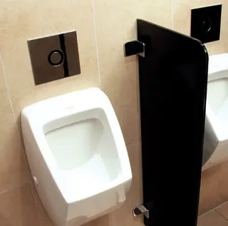 HEILER Glas-Trennwandsysteme: rahmenlose WC-Trennwände, Urinal-Trennwände HEILER Glas-Trennwandsysteme: rahmenlose WC-Trennwände, Urinal-Trennwände