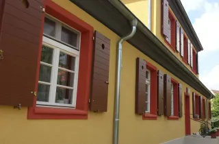 Fenster und Türen aus acetyliertem Holz Fenster und Türen aus acetyliertem Holz