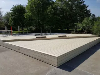 Terrassendielen aus acetyliertem Holz