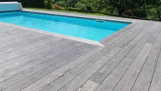 Terrassendielen aus acetyliertem Holz