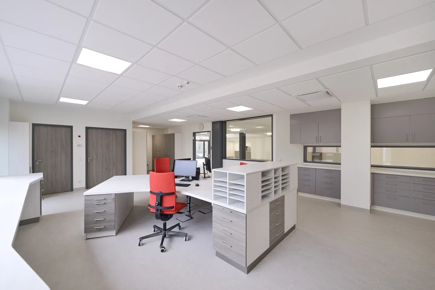Innenausbau und Einrichtungen für Wohnen, Arbeiten und im Gesundheitswesen Innenausbau und Einrichtungen für Wohnen, Arbeiten und im Gesundheitswesen