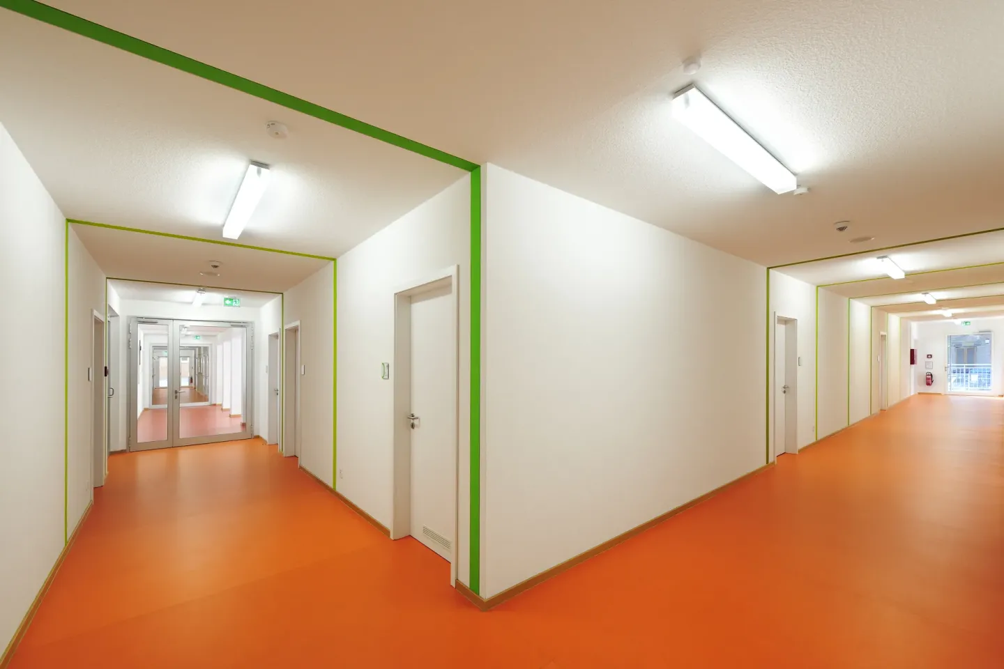 Holz-Modulbauten für den Bereich Bildung: Schulen, Kitas und Kindergärten Holz-Modulbauten für den Bereich Bildung: Schulen, Kitas und Kindergärten
