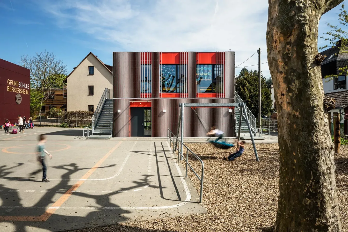 Holz-Modulbauten für den Bereich Bildung: Schulen, Kitas und Kindergärten Holz-Modulbauten für den Bereich Bildung: Schulen, Kitas und Kindergärten