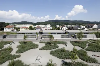 Holz-Modulbauten für den Bereich Bildung: Schulen, Kitas und Kindergärten Holz-Modulbauten für den Bereich Bildung: Schulen, Kitas und Kindergärten