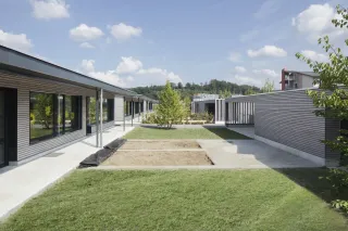 Holz-Modulbauten für den Bereich Bildung: Schulen, Kitas und Kindergärten Holz-Modulbauten für den Bereich Bildung: Schulen, Kitas und Kindergärten