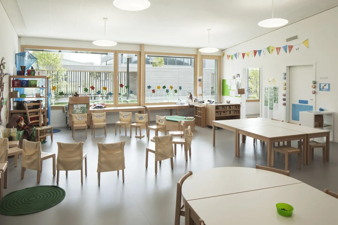 Holz-Modulbauten für den Bereich Bildung: Schulen, Kitas und Kindergärten Holz-Modulbauten für den Bereich Bildung: Schulen, Kitas und Kindergärten