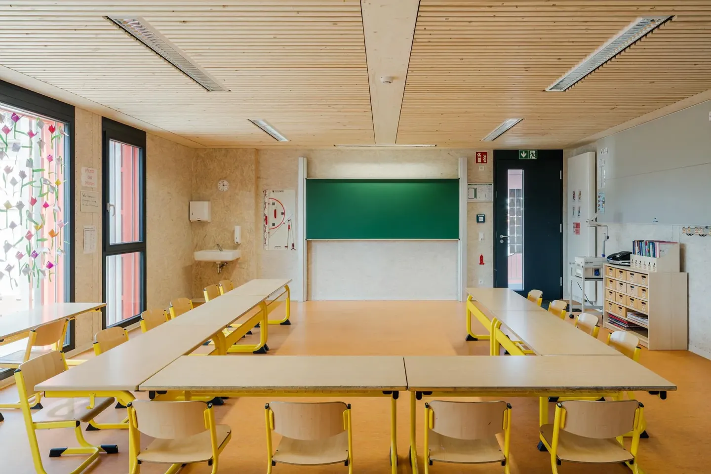 Holz-Modulbauten für den Bereich Bildung: Schulen, Kitas und Kindergärten Holz-Modulbauten für den Bereich Bildung: Schulen, Kitas und Kindergärten