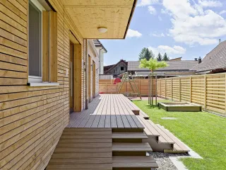 Holz-Modulbauten für den Bereich Bildung: Schulen, Kitas und Kindergärten Holz-Modulbauten für den Bereich Bildung: Schulen, Kitas und Kindergärten