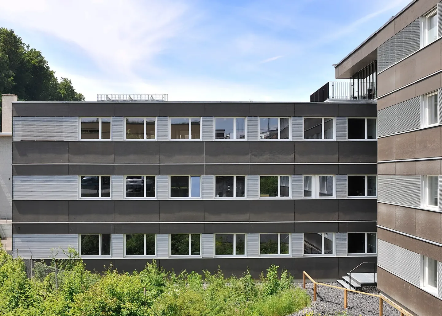 Holz-Modulbauten für den Bereich Verwaltung: Büros, Verwaltung, Industrie Holz-Modulbauten für den Bereich Verwaltung: Büros, Verwaltung, Industrie