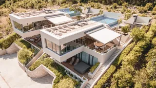 Terrassenüberdachungen - Lamellendächer, Pergolen und Pergolamarkisen Terrassenüberdachungen - Lamellendächer, Pergolen und Pergolamarkisen