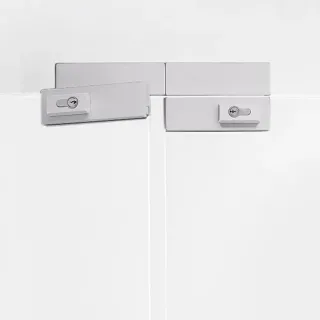 Eckbeschläge und Profilsysteme Eckbeschläge und Profilsysteme