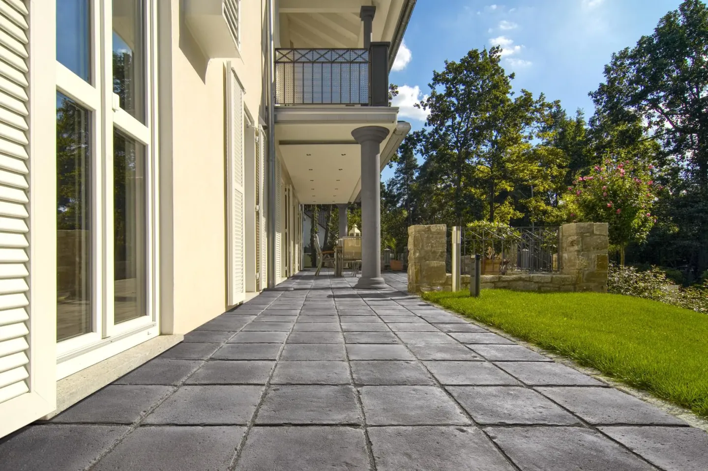 Terrassenplatten aus Beton von KANN Terrassenplatten aus Beton von KANN