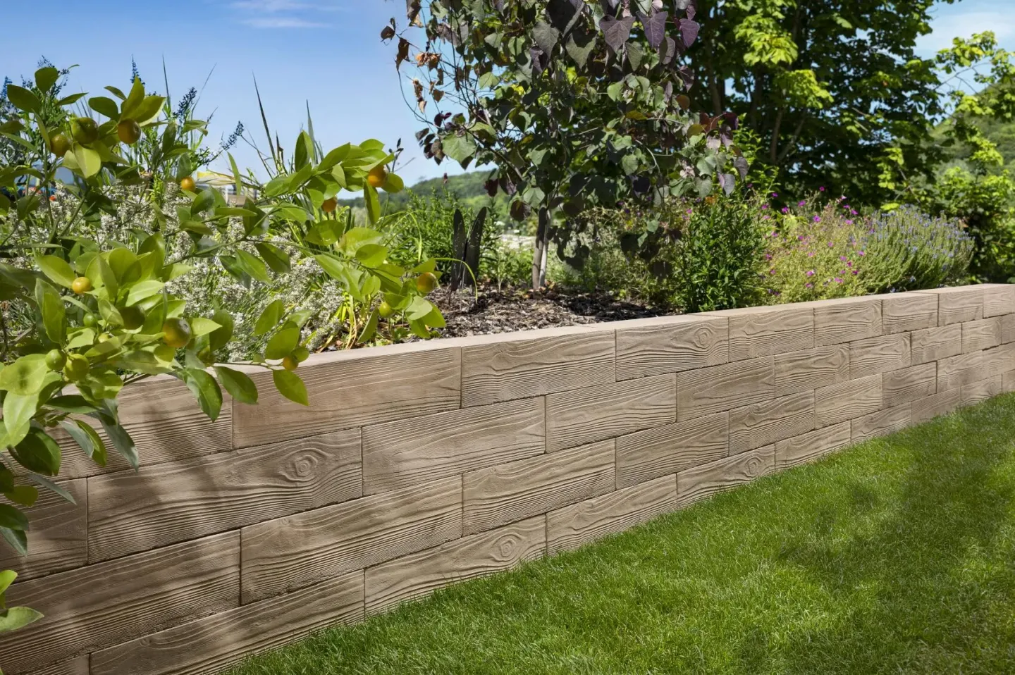 Mauer- und Böschungssysteme aus Beton für die Gartengestaltung