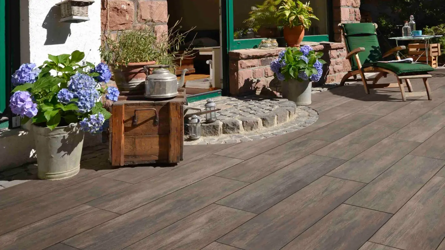 Verbundplatten aus Beton und Keramik für Terrassen Verbundplatten aus Beton und Keramik für Terrassen