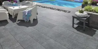 Terrassenplatten aus Granit-Keramik von KANN Terrassenplatten aus Granit-Keramik von KANN