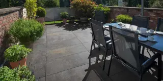 Terrassenplatten aus Granit-Keramik von KANN Terrassenplatten aus Granit-Keramik von KANN