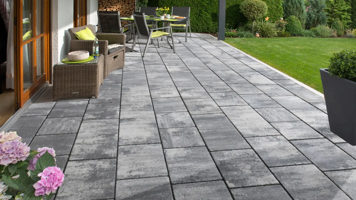 Terrassenplatten aus Beton von KANN Terrassenplatten aus Beton von KANN
