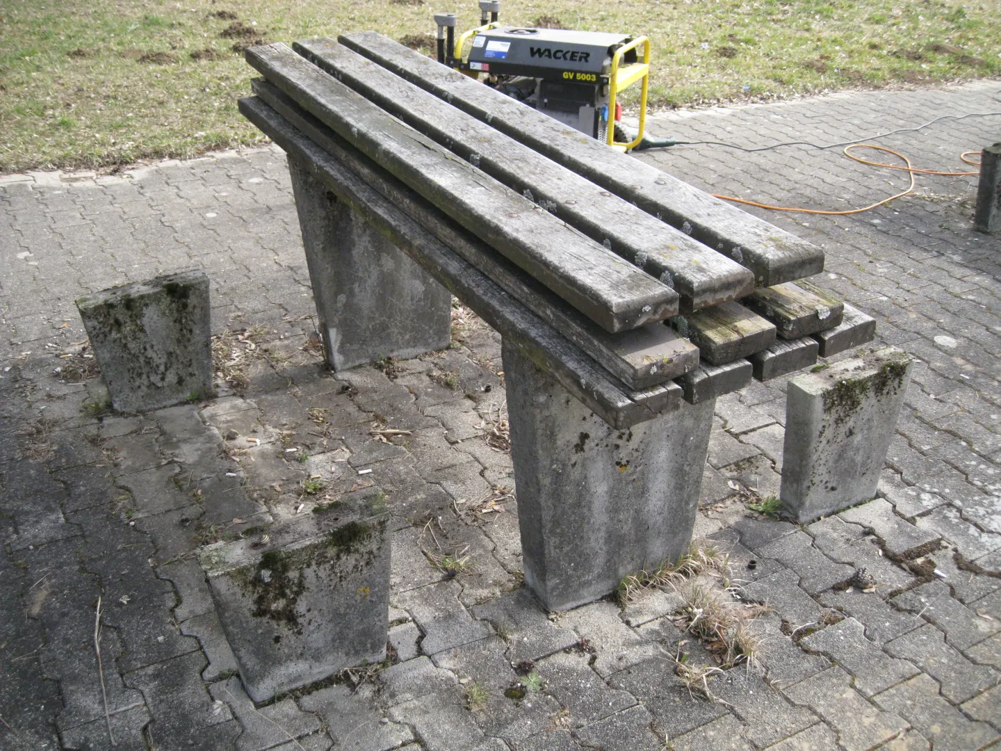 Sanierung von Außenmobiliar I Bauen im Bestand Sanierung von Außenmobiliar I Bauen im Bestand