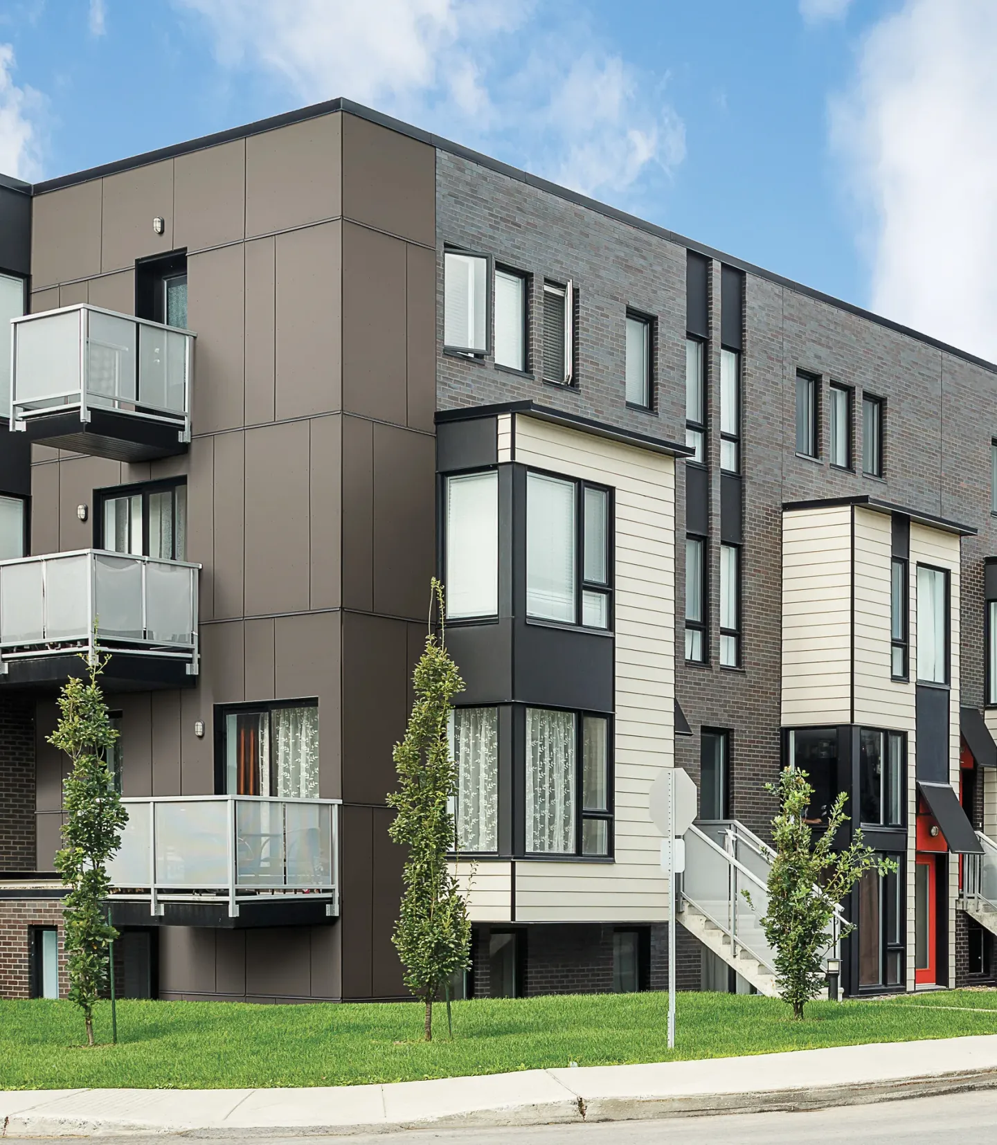 Hardie® Architectural Panel und Hardie® Panel: Fassadentafeln aus Faserzement Hardie® Architectural Panel und Hardie® Panel: Fassadentafeln aus Faserzement
