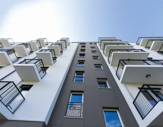 Hardie® Architectural Panel und Hardie® Panel: Fassadentafeln aus Faserzement Hardie® Architectural Panel und Hardie® Panel: Fassadentafeln aus Faserzement