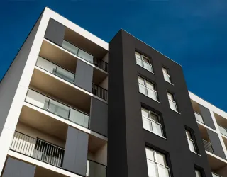 Hardie® Architectural Panel und Hardie® Panel: Fassadentafeln aus Faserzement Hardie® Architectural Panel und Hardie® Panel: Fassadentafeln aus Faserzement